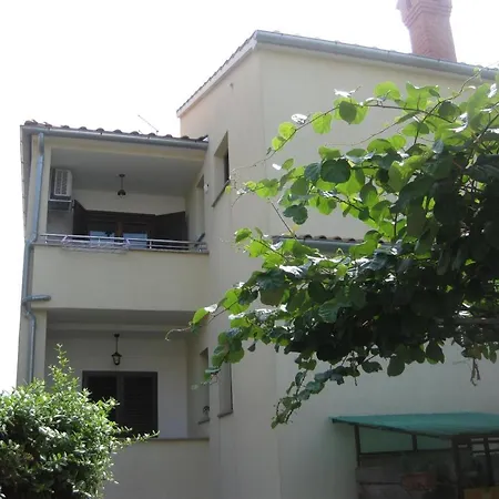Studio 16246a شقة